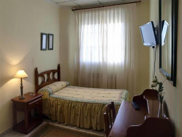 Hostal El Pinar Ávila Exterior photo